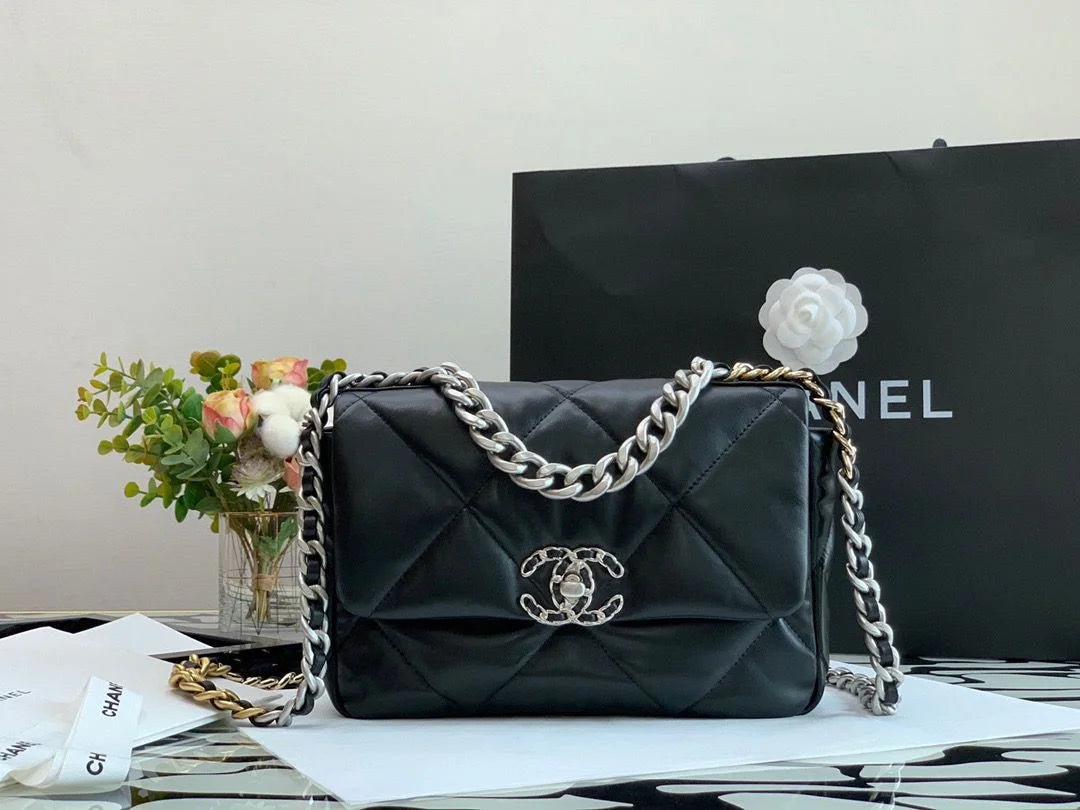 Black Classic Flap Bag P143734