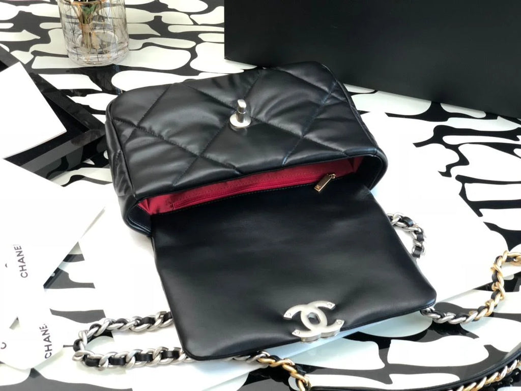 Black Classic Flap Bag P143734