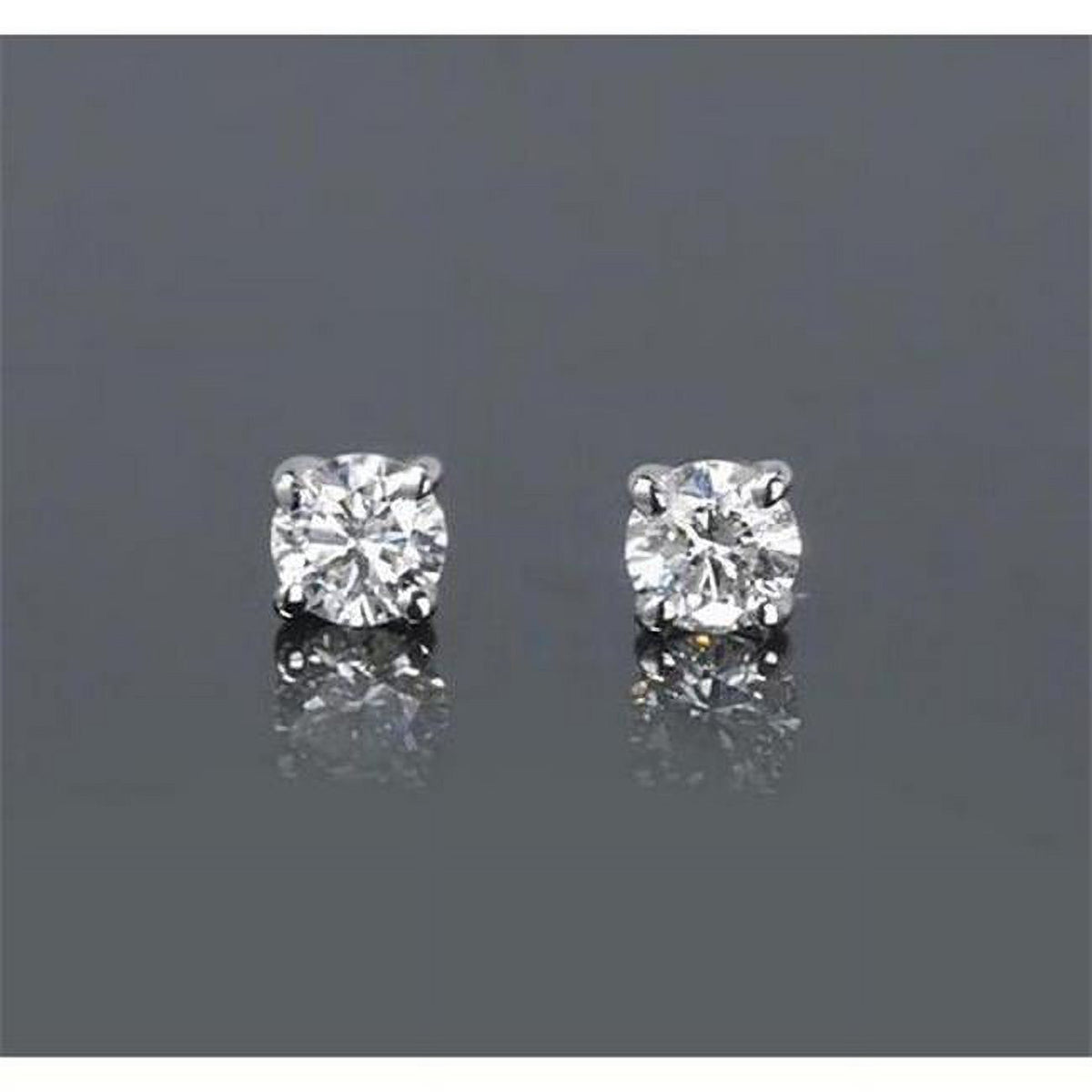 14K White Gold Diamond Stud Earrings L655