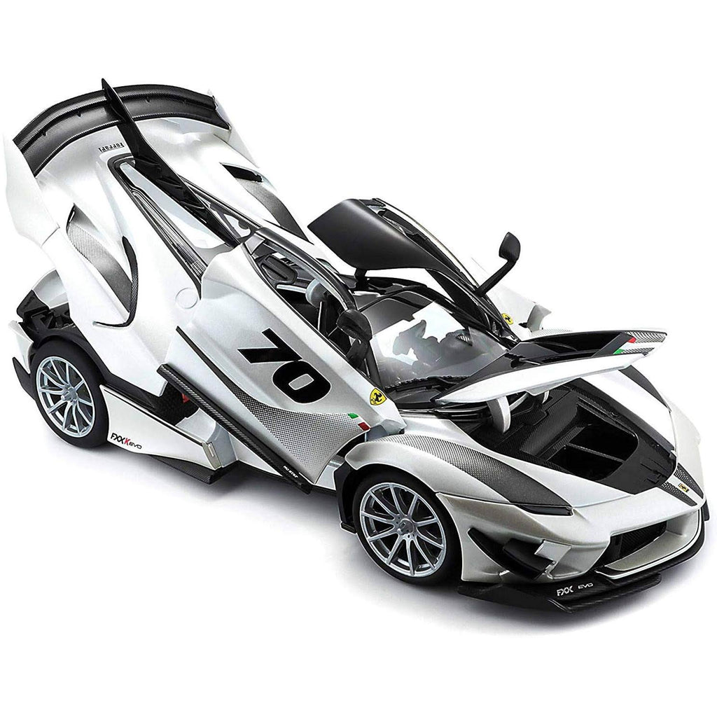 White 1/18 Diecast Model Car L75124