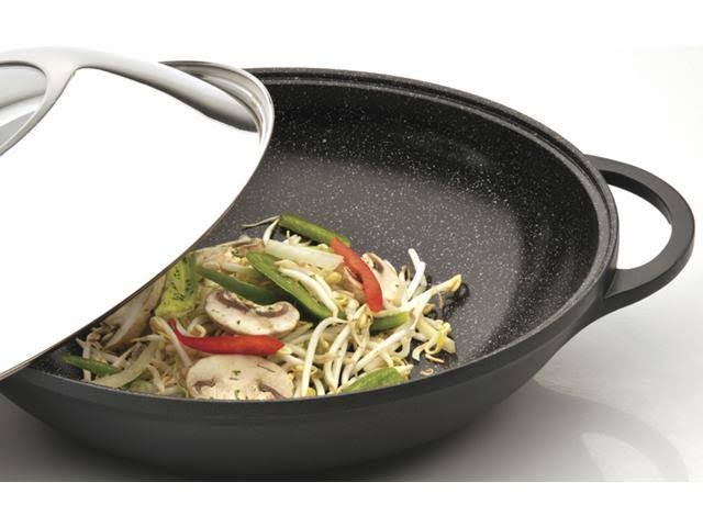 12.25x22 Chinese Covered Wok Ceramic Titanium Cast R2698